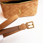 Saint Laurent Gaby Vanity Large Borsa a Mano in Pelle Scamosciata Marrone Cammello Matelassé con Logo YSL e Dettagli Dorati