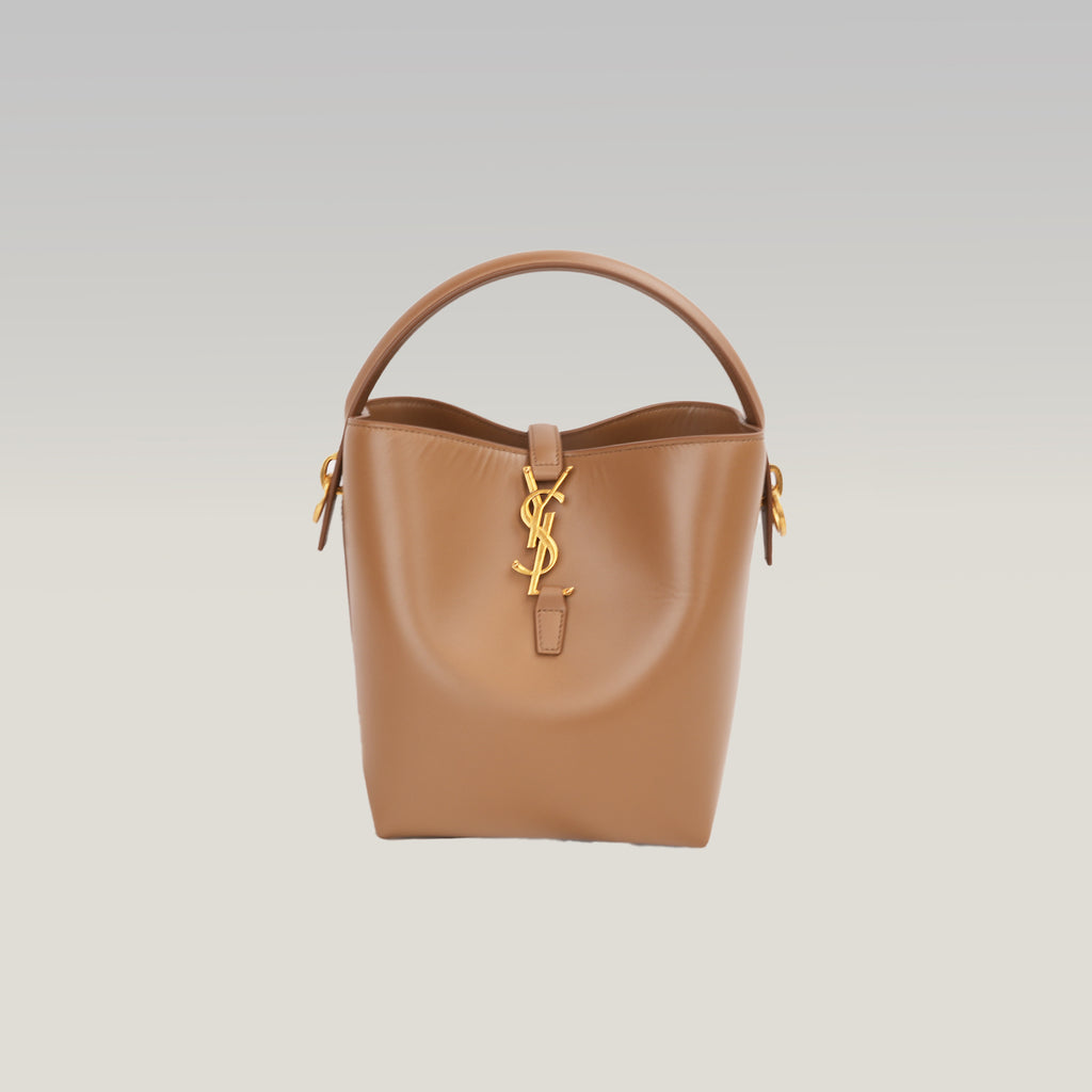 Saint Laurent Le 37 Small Borsa Secchiello in Pelle di Vitello Marrone Cognac con Logo YSL Dorato