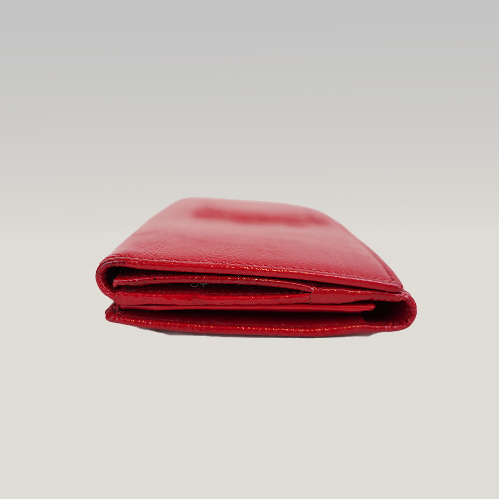 Saint Laurent Belle de Jour Pochette in Pelle Verniciata Rossa con Logo YSL Impresso