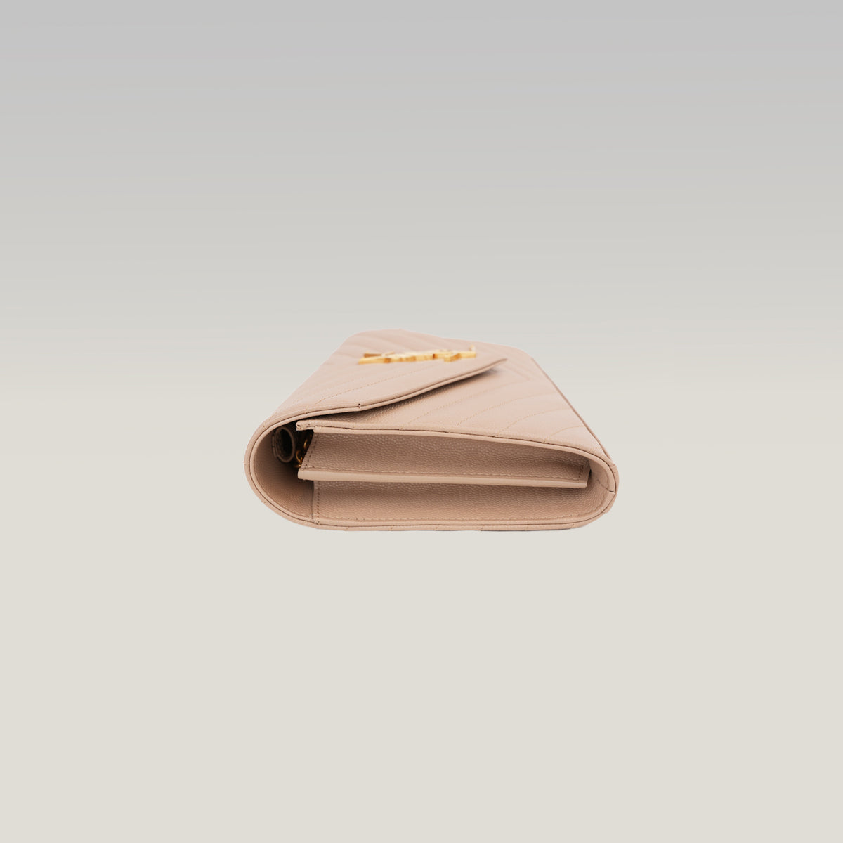 Saint Laurent Cassandra WOC Beige Nude in Pelle Matelassé Chevron con Logo YSL Dorato
