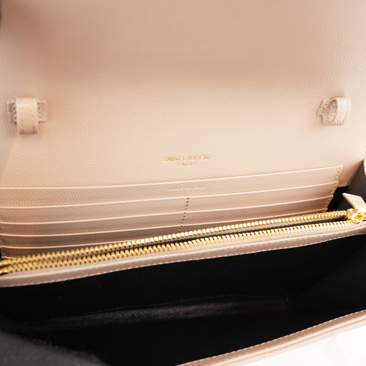 Saint Laurent Cassandra WOC Beige Nude in Pelle Matelassé Chevron con Logo YSL Dorato