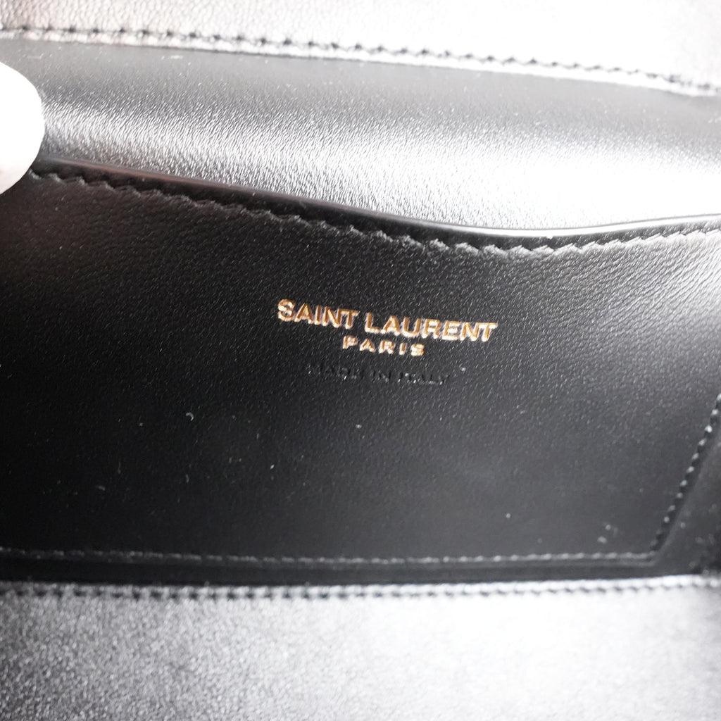 Saint Laurent Gaby Vanity Mini Borsa a Mano in Pelle Scamosciata Marrone Cammello Matelassé con Logo YSL Dorato