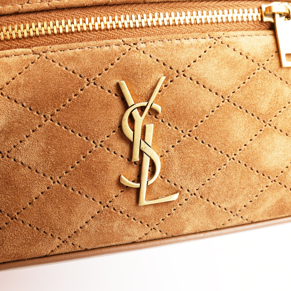 Saint Laurent Gaby Vanity Mini Borsa a Mano in Pelle Scamosciata Marrone Cammello Matelassé con Logo YSL Dorato