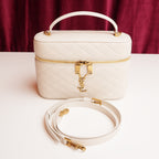 Saint Laurent Gaby Vanity Large Borsa a Mano in Pelle di Agnello Matelassé Bianca con Logo YSL e Dettagli Dorati