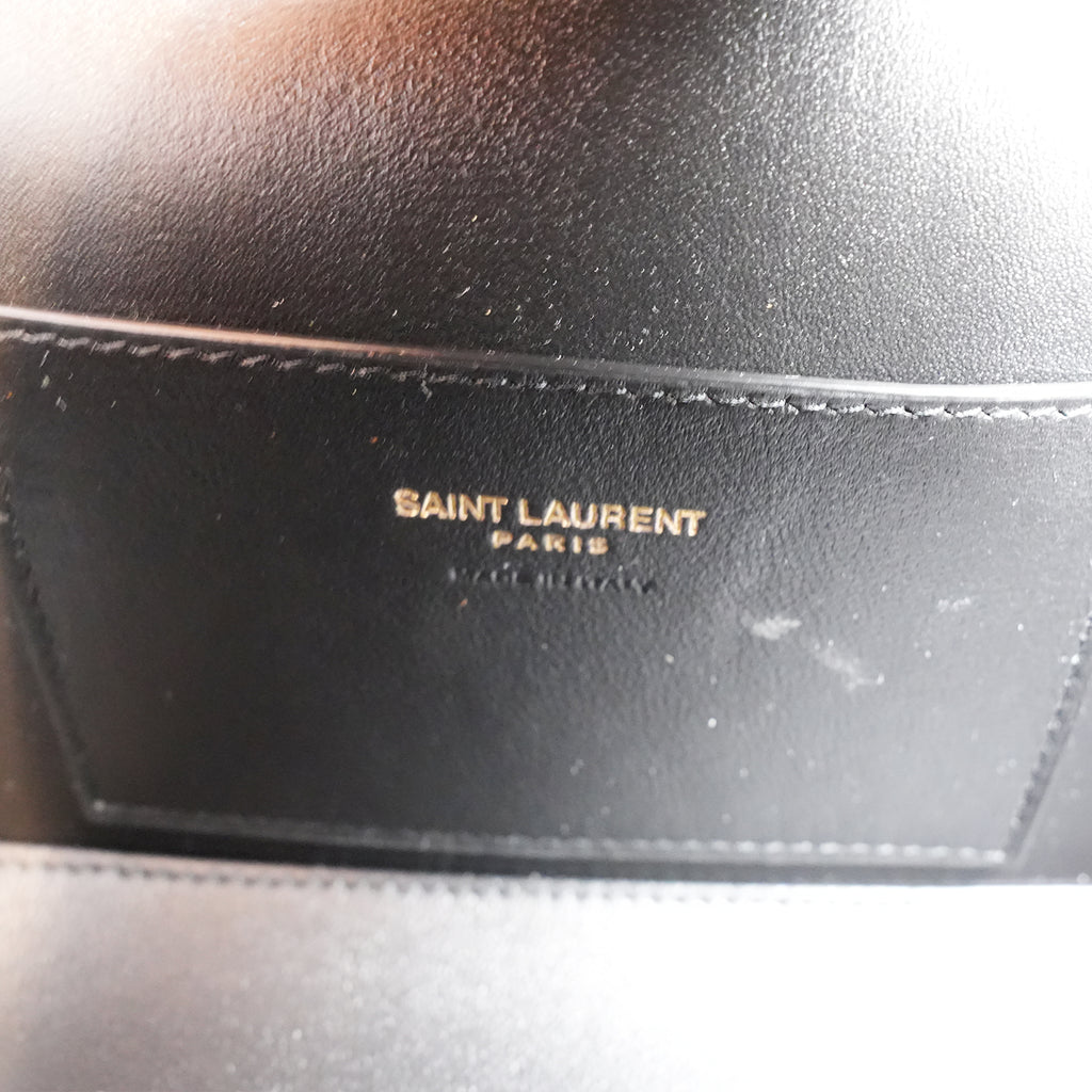 Saint Laurent Gaby Vanity Large Borsa a Mano in Pelle di Agnello Matelassé Bianca con Logo YSL e Dettagli Dorati