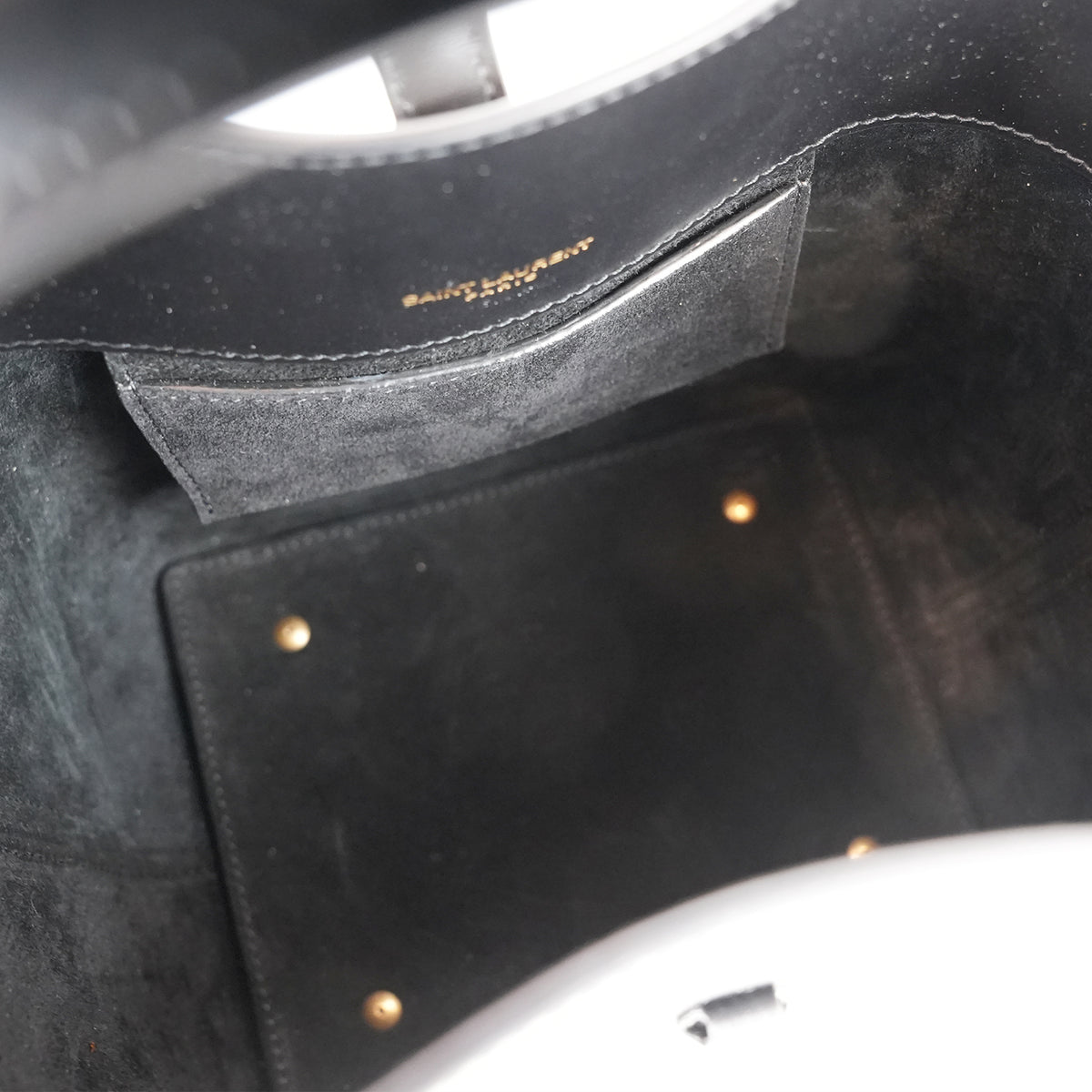 Saint Laurent Le 5 à 7 Supple Large Nera in Pelle con Hardware Dorato
