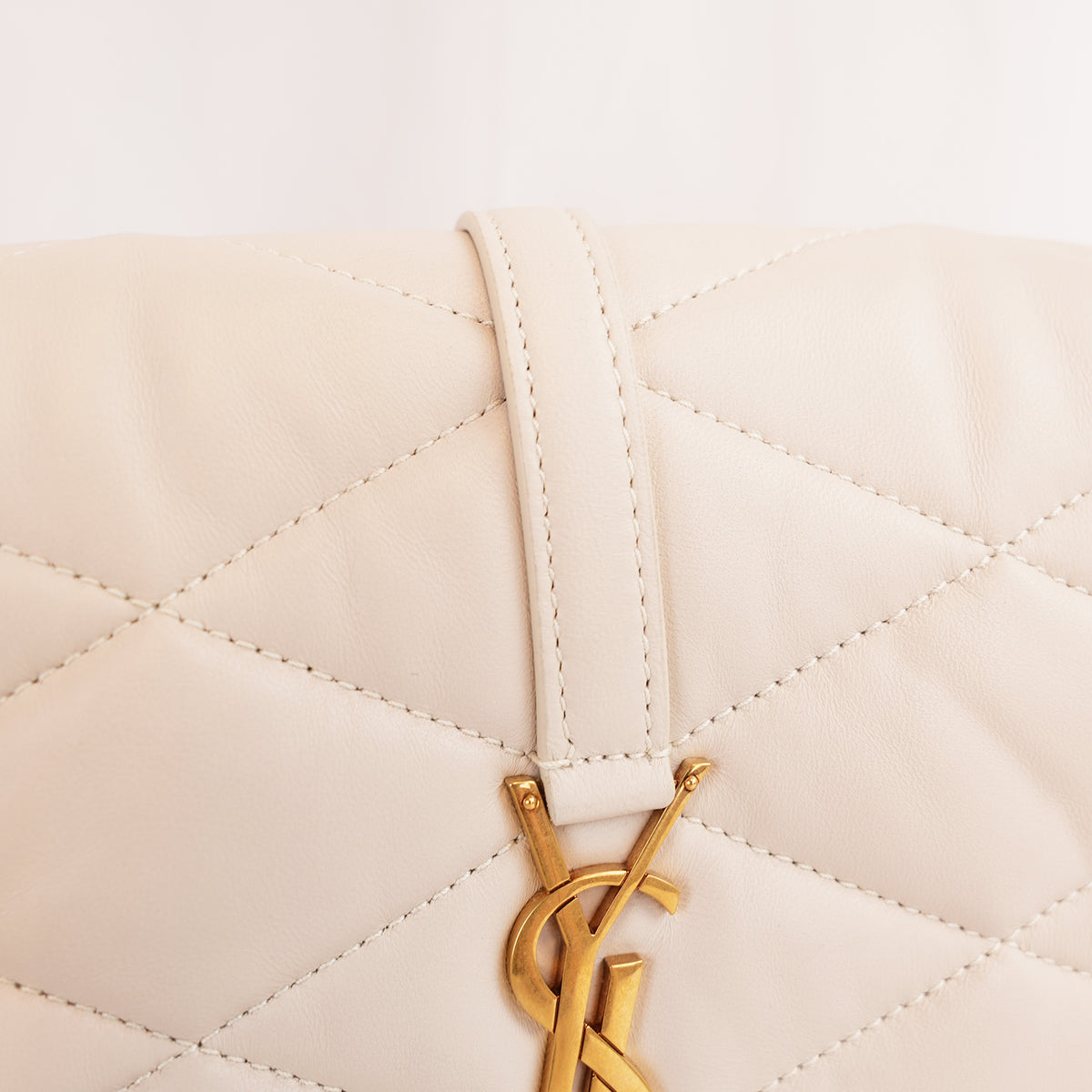 Saint Laurent Le 5 à 7 Borsa a Spalla Matelassé in Pelle Beige Chiaro con Logo YSL Dorato