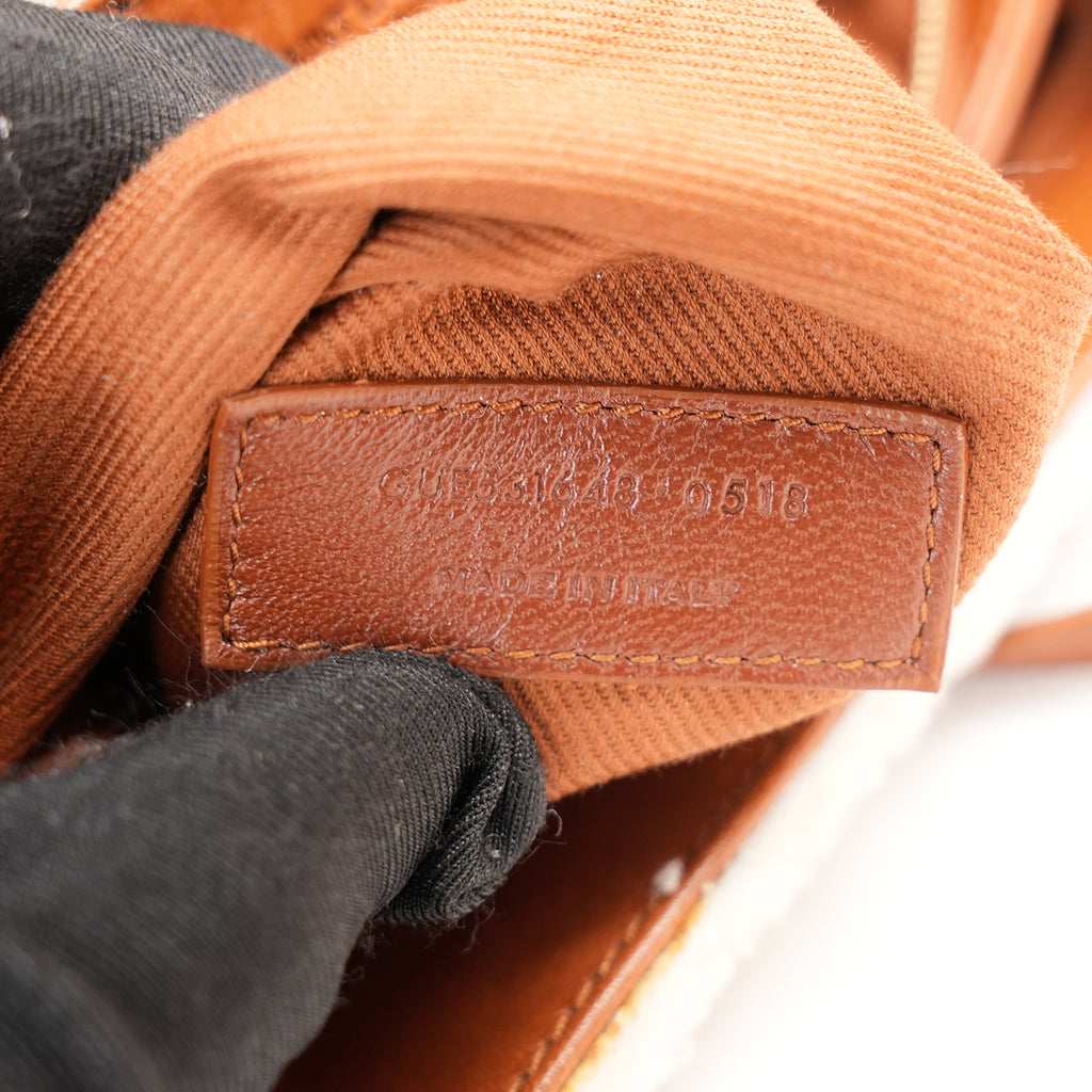Saint Laurent Loulou Toy Borsa a Tracolla Piccola in Shearling Beige con Finiture in Pelle Marrone e Logo YSL Dorato