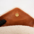 Saint Laurent Loulou Toy Borsa a Tracolla Piccola in Shearling Beige con Finiture in Pelle Marrone e Logo YSL Dorato