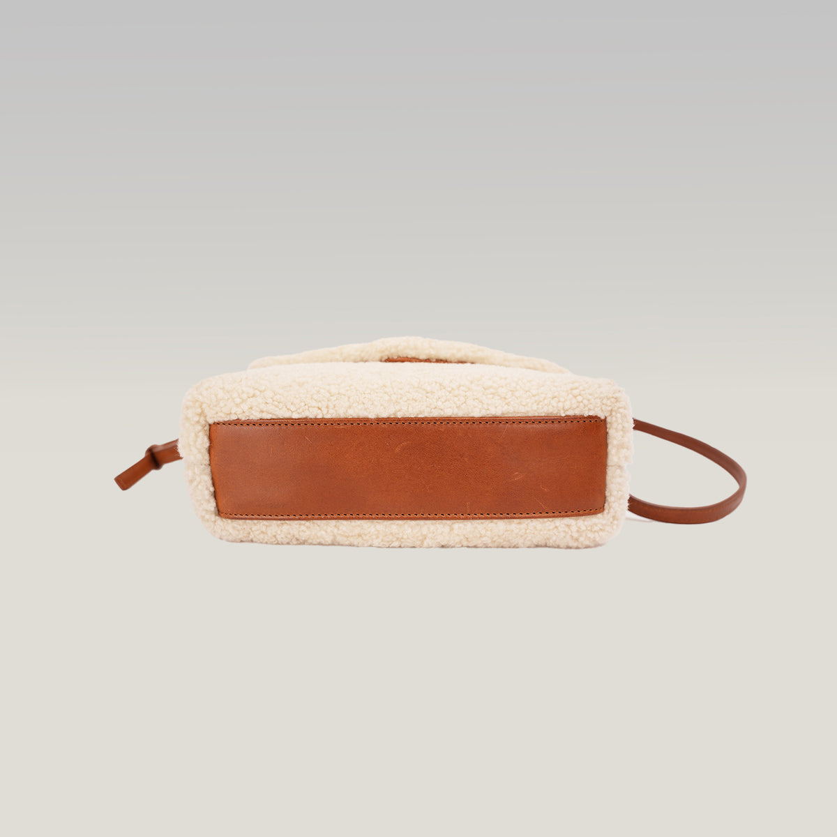 Saint Laurent Loulou Toy Borsa a Tracolla Piccola in Shearling Beige con Finiture in Pelle Marrone e Logo YSL Dorato