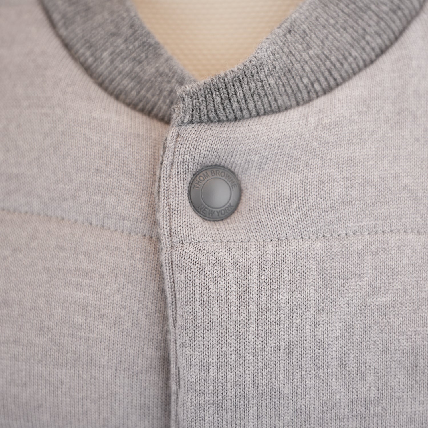 Thom Browne Gilet Uomo Imbottito Grigio in Lana Vergine Piumino Smanicato Button Down