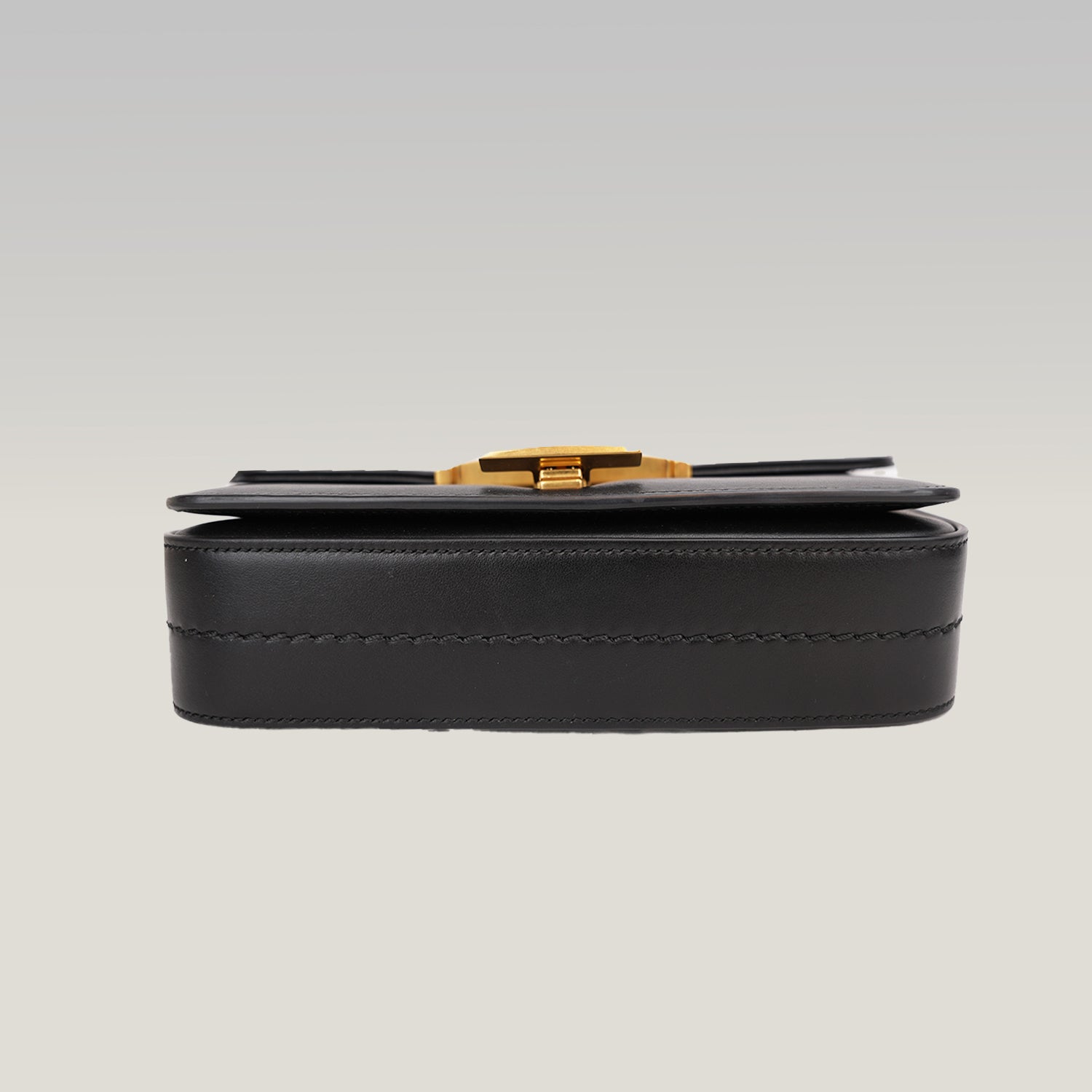 Tod’s Timeless Black Leather Micro Flap Bag con T Logo Oro