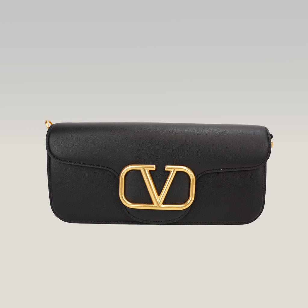 Valentino Garavani VLogo Loco East West Bag in Pelle Nera con Maxi Logo Oro