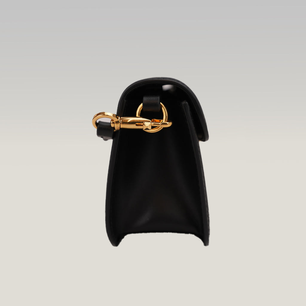 Valentino Garavani VLogo Loco East West Bag in Pelle Nera con Maxi Logo Oro
