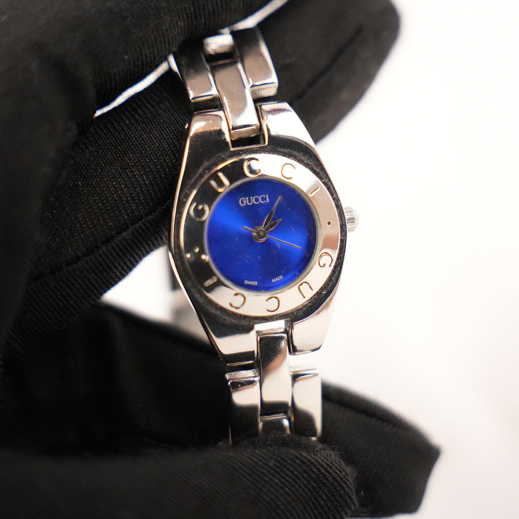Gucci Vintage Orologio da Donna con Quadrante Blu e Bracciale in Acciaio Argentato