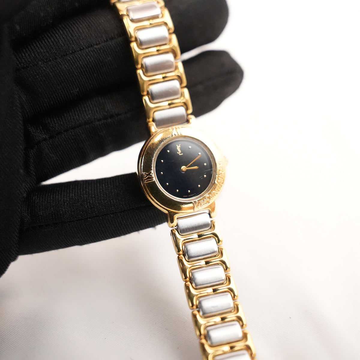 Yves Saint Laurent YSL Orologio Vintage Donna con Quadrante Nero e Bracciale Bicolore Oro e Argento