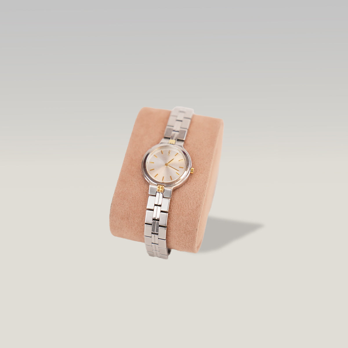 Yves Saint Laurent YSL Orologio Vintage Donna con Quadrante Argentato e Bracciale in Metallo Argentato e Dettagli Dorati
