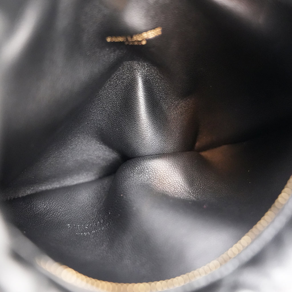 Saint Laurent Borsa Hobo Mini Nera Trapuntata in Pelle con Logo YSL Dorato