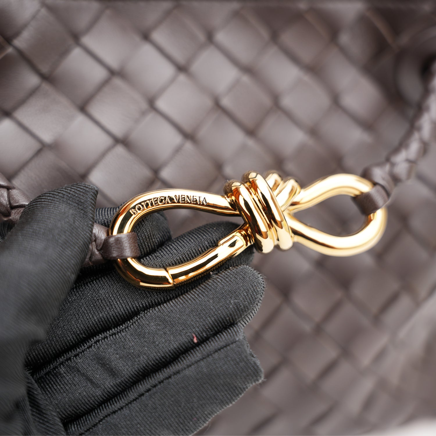 Bottega Veneta Andiamo borsa intrecciata marrone scuro in pelle