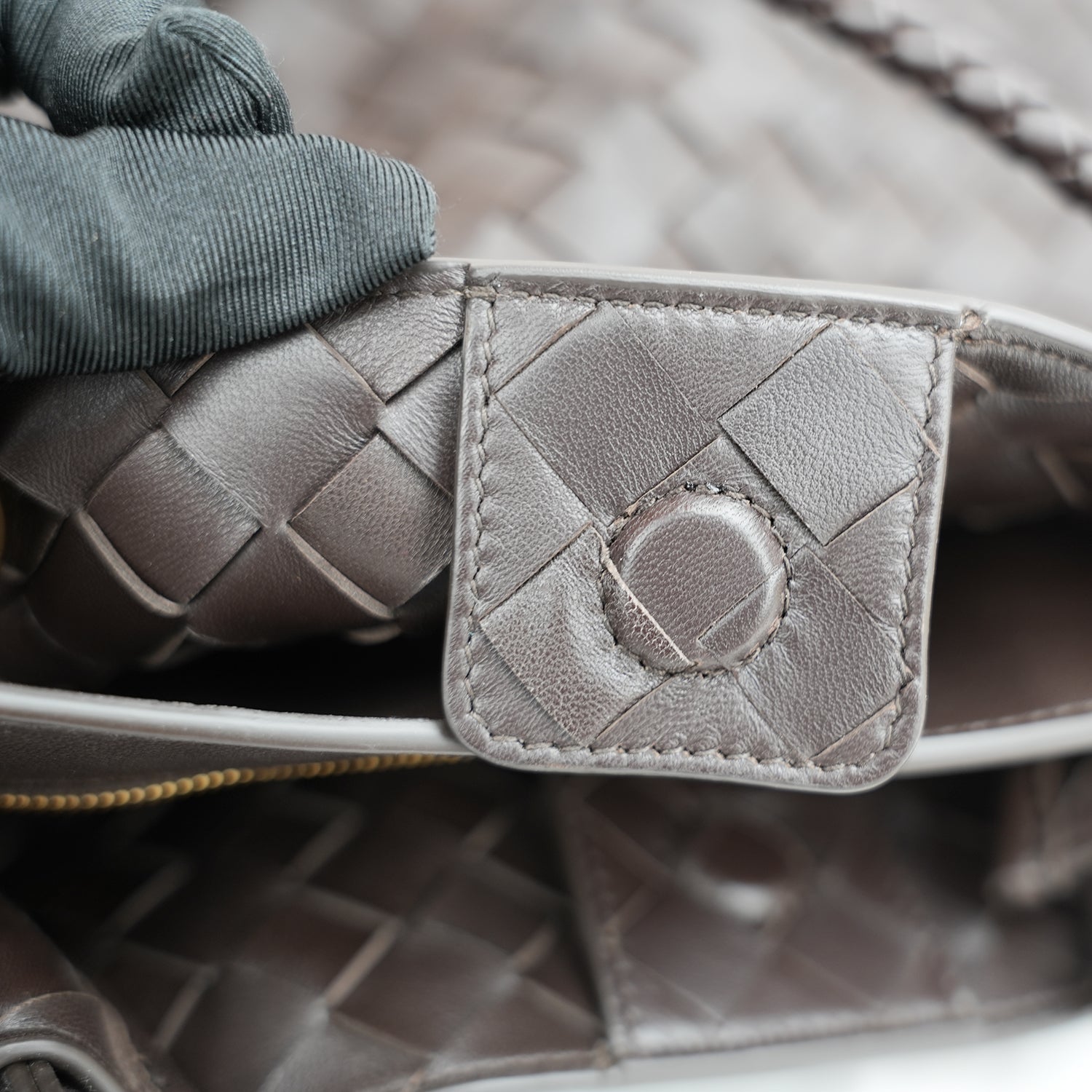 Bottega Veneta Andiamo borsa intrecciata marrone scuro in pelle