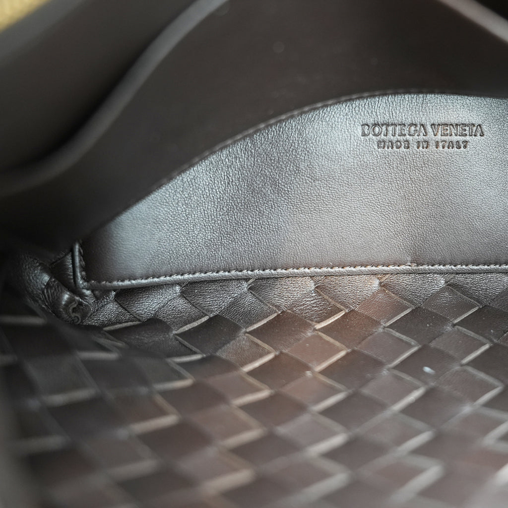 Bottega Veneta Andiamo borsa intrecciata marrone scuro in pelle