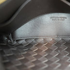 Bottega Veneta Andiamo borsa intrecciata marrone scuro in pelle