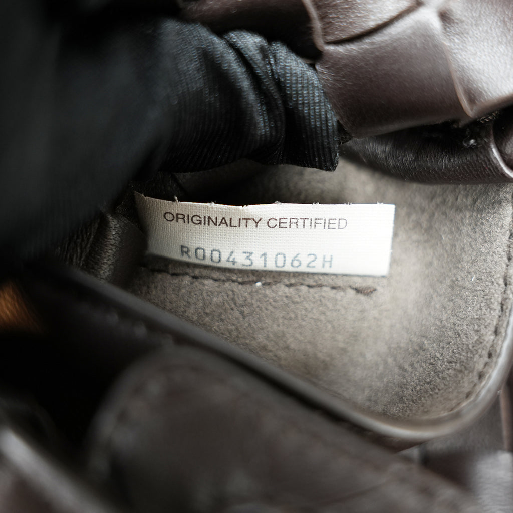 Bottega Veneta Andiamo borsa intrecciata marrone scuro in pelle