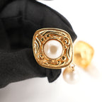 Chanel Orecchini a Clip Pendenti Vintage in Lega Metallica Dorata con Perle – Bijoux Donna
