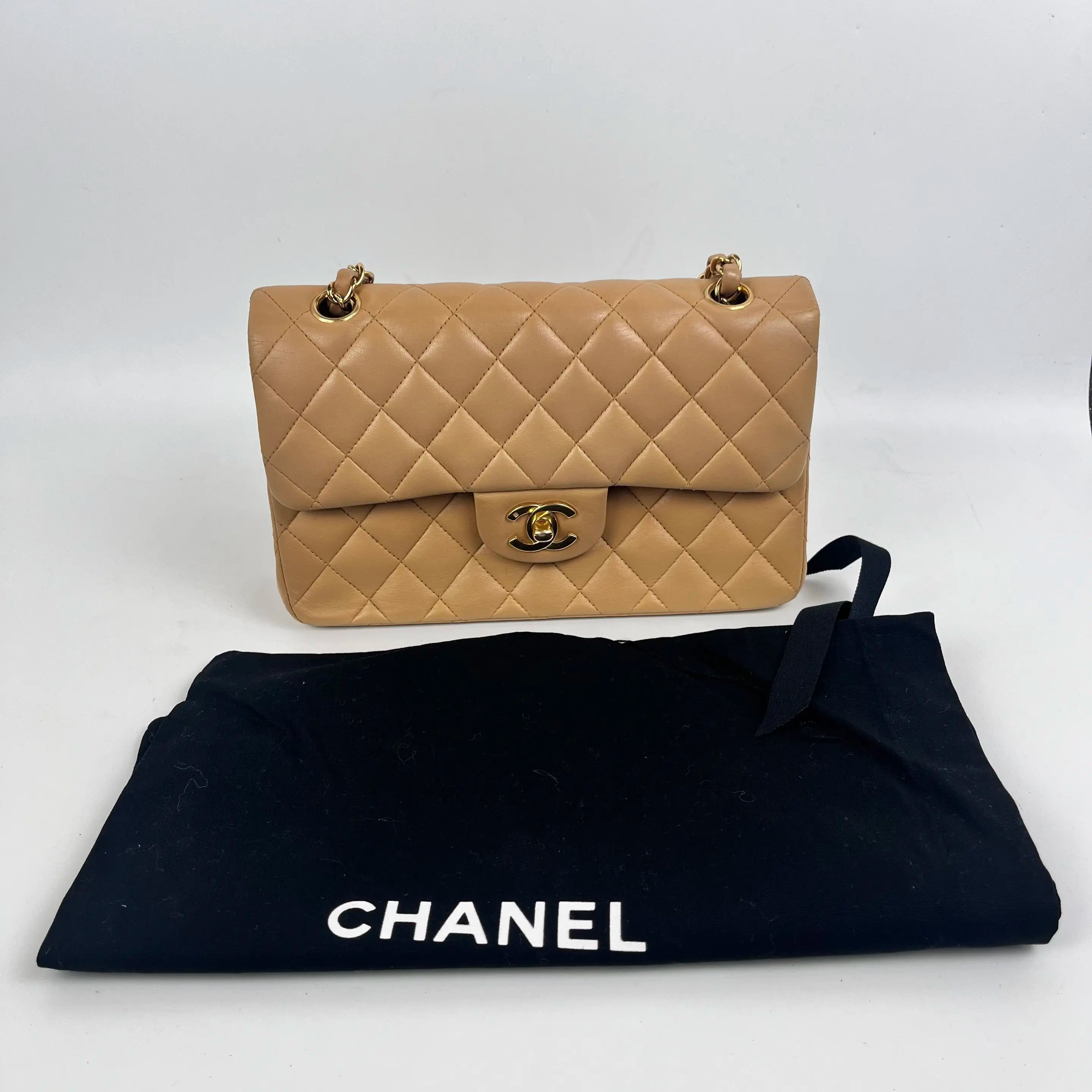 Chanel Classic Flap Borsa a Spalla in Pelle di Vitello Beige