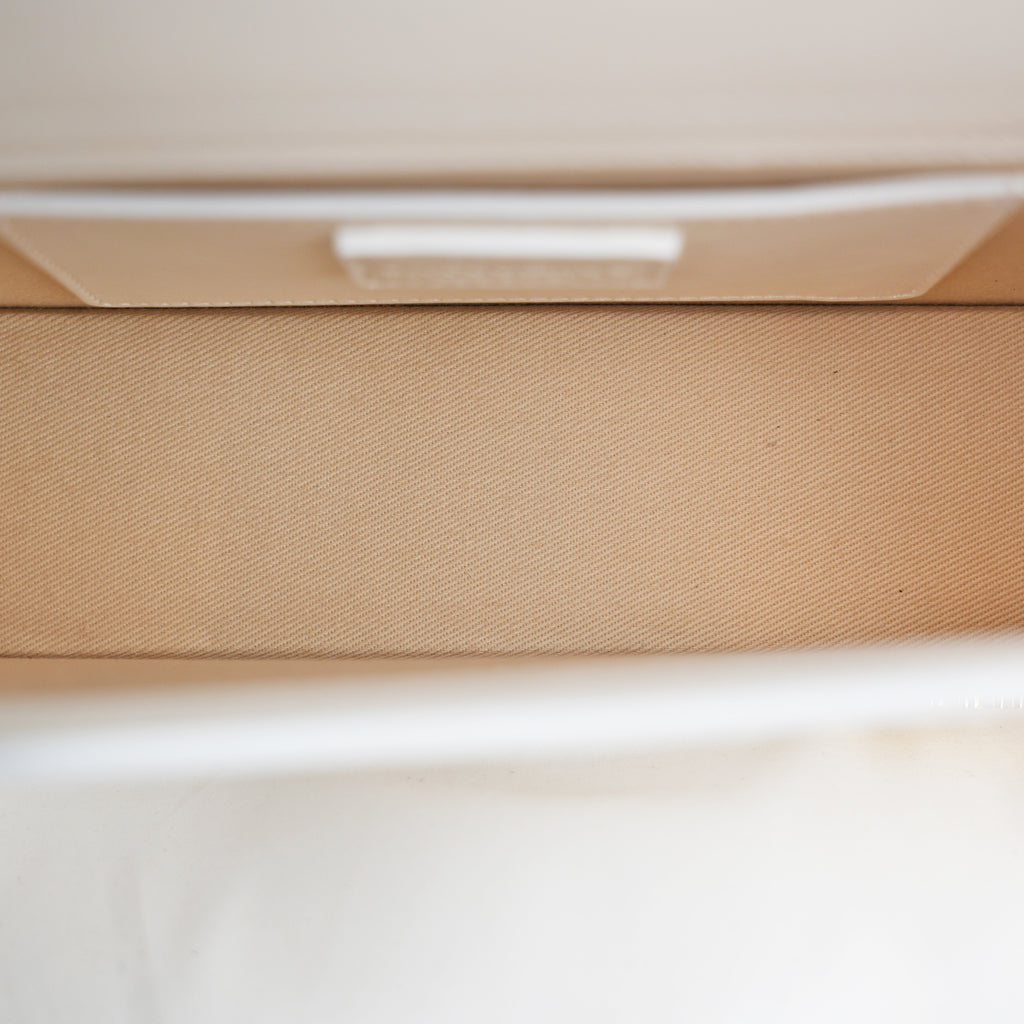 Jacquemus Le Grand Bambino borsa bianca in pelle liscia con logo dorato