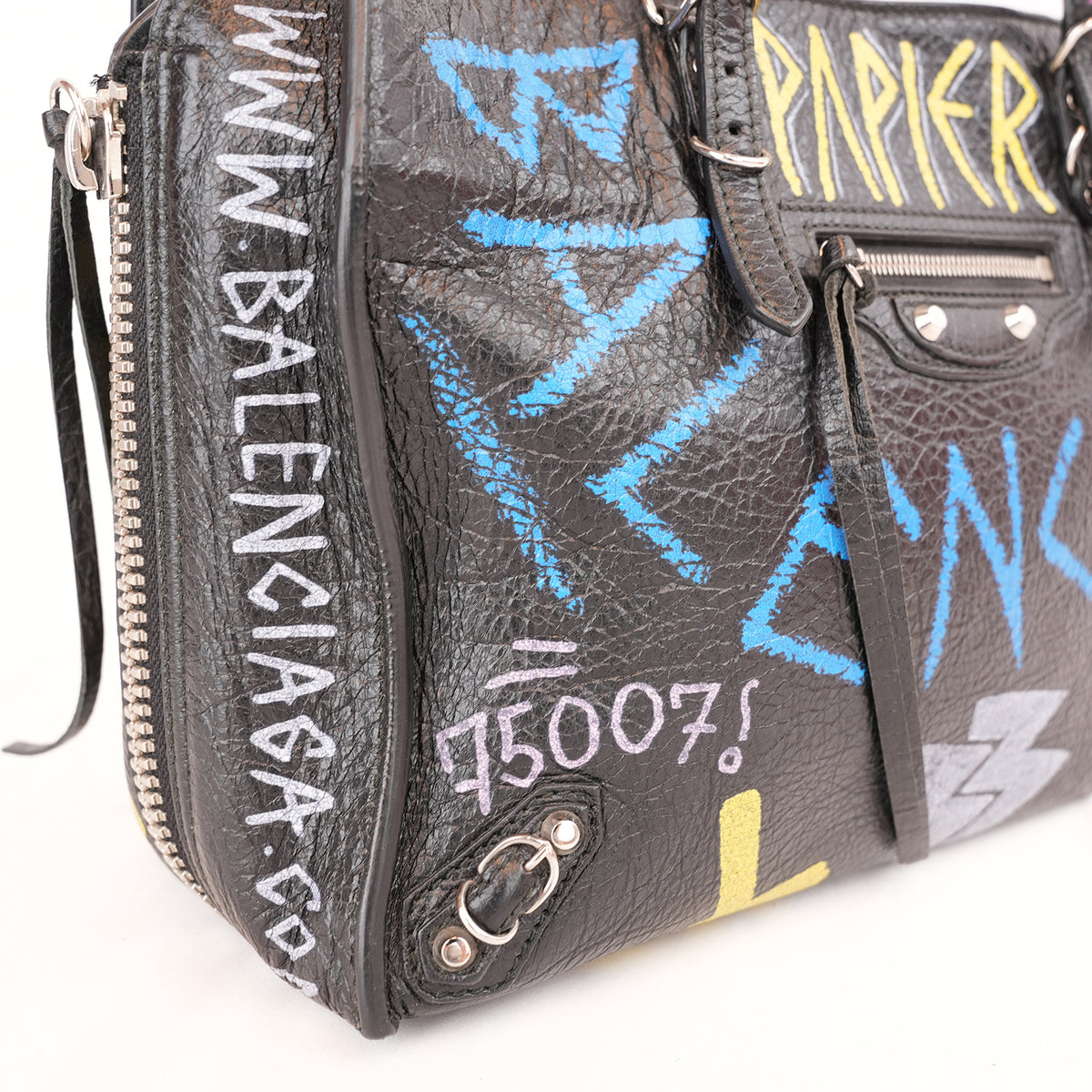 Balenciaga Papier A6 Graffiti Borsa a Mano Piccola in Pelle Nera con Borchie