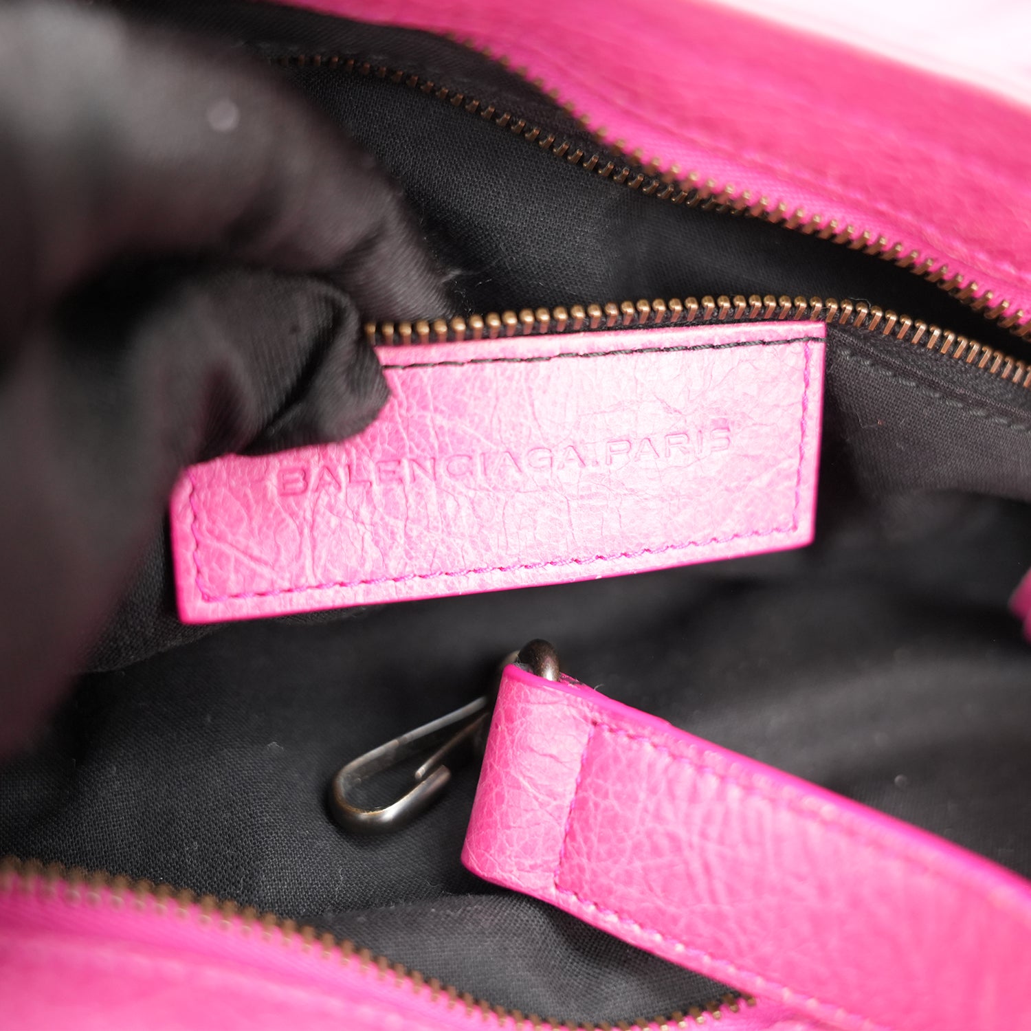 Balenciaga City Motorcycle Borsa a Mano in Pelle Rosa con Borchie e Specchietto