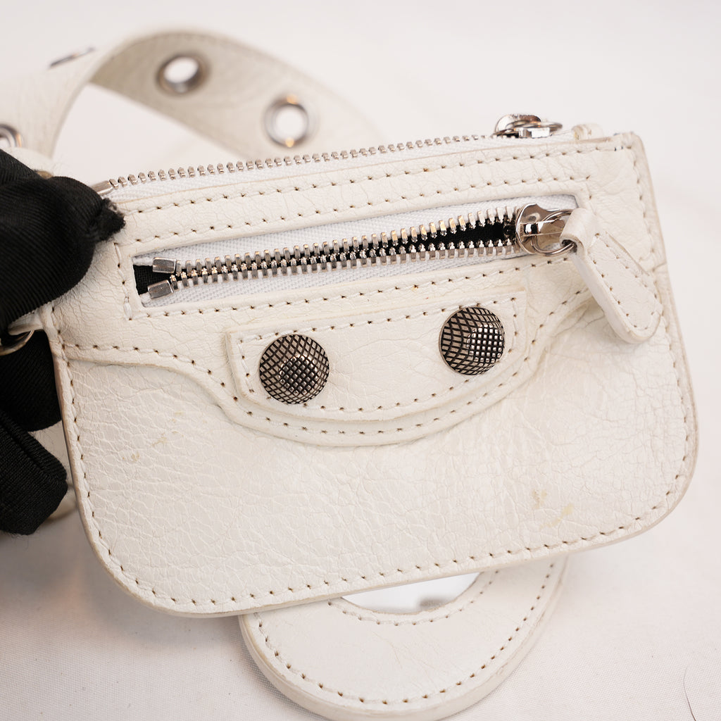 Balenciaga Le Cagole XS Bianca in Pelle di Agnello Arena con Hardware Argento Anticato