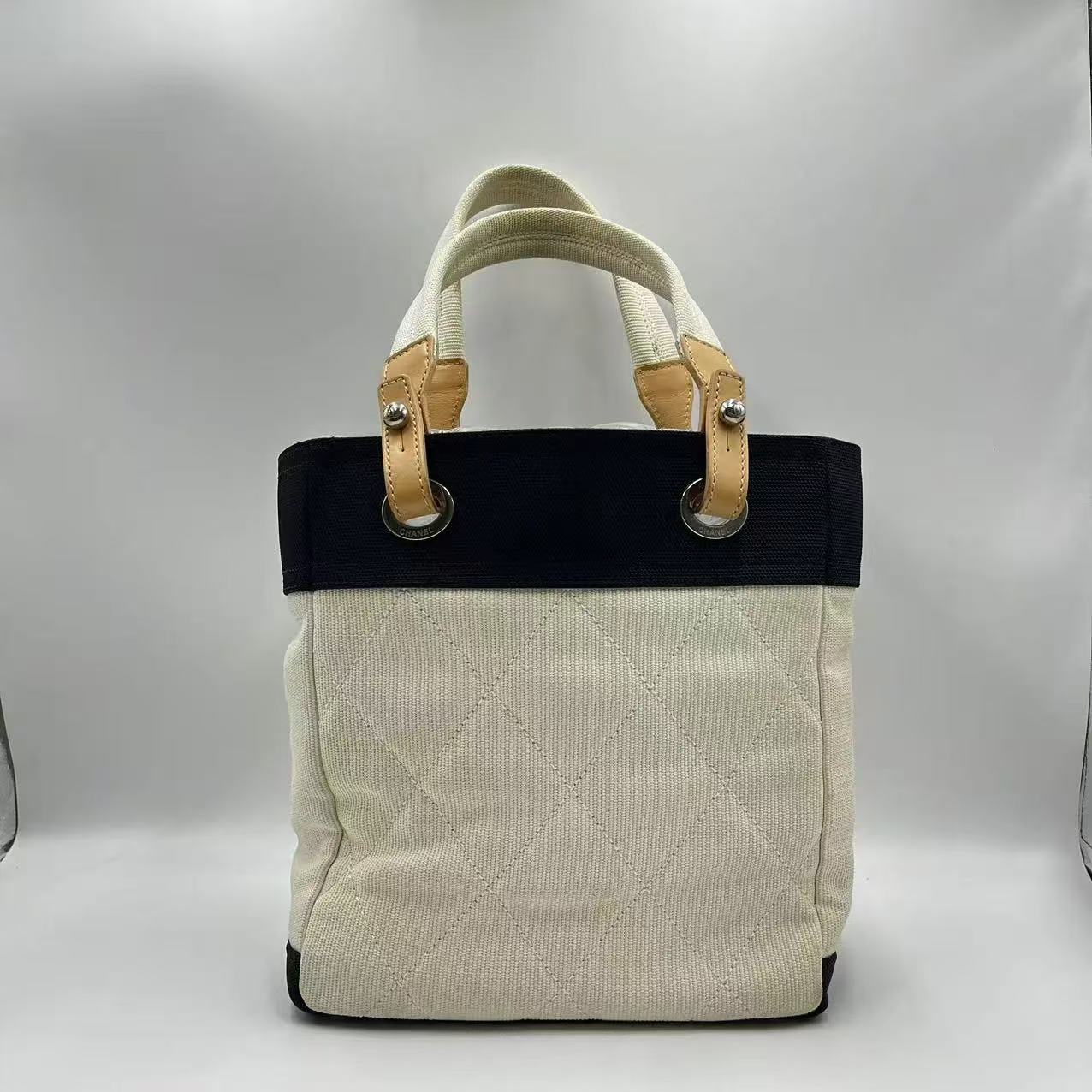 Chanel borsa a mano Vivienne