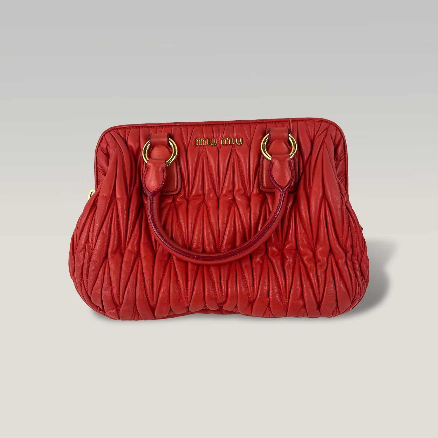 Miu Miu Borsa Donna in Pelle Matelassé Rossa Handbag con Doppi Manici e Dettagli Gold