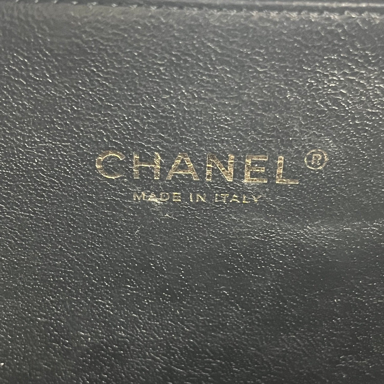 Chanel Vanity Case Piccola in Pelle Caviar Trapuntata Nera con Logo CC e Catena – Borsa a Mano e a Tracolla