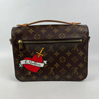 Louis Vuitton Pochette Métis Monogram con Patch Ricamati Multicolor in Tela e Pelle
