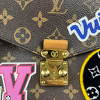 Louis Vuitton Pochette Métis Monogram con Patch Ricamati Multicolor in Tela e Pelle