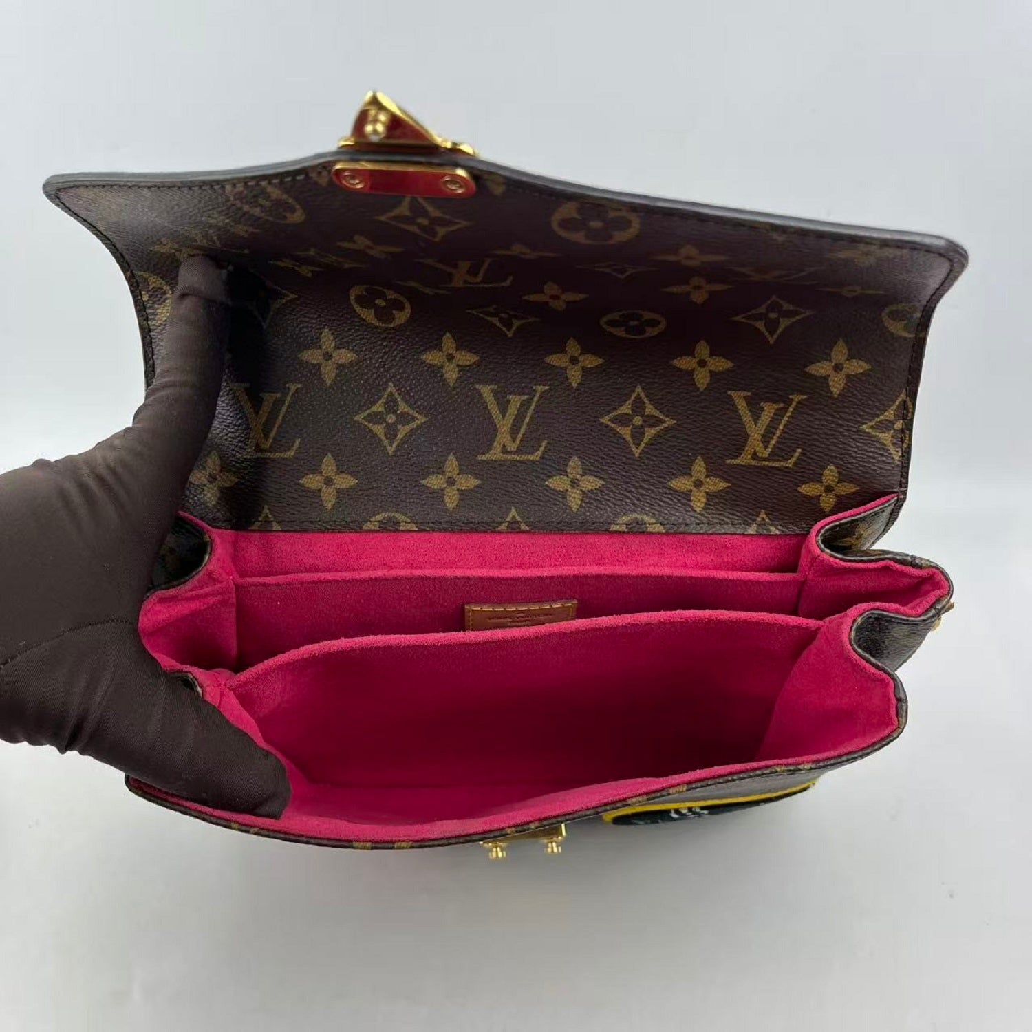 Louis Vuitton Pochette Métis Monogram con Patch Ricamati Multicolor in Tela e Pelle