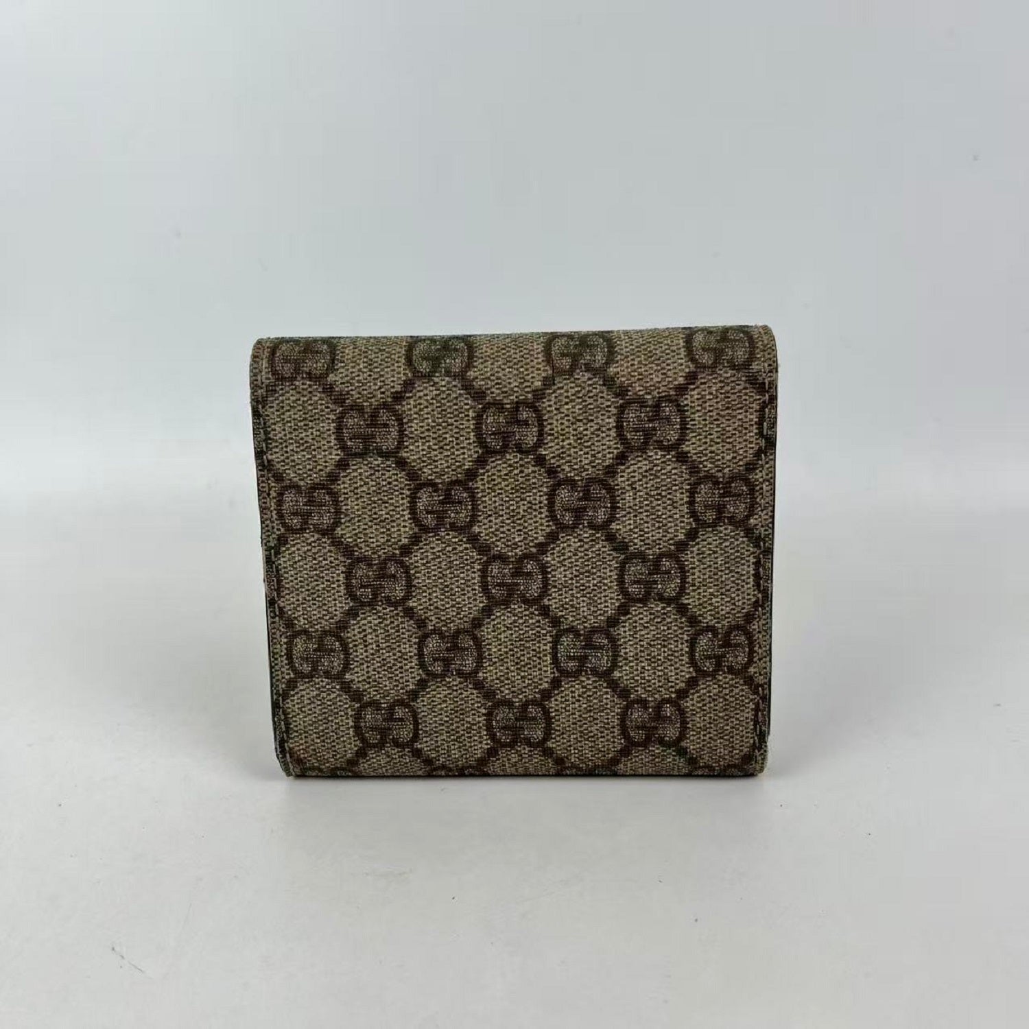Gucci Portafoglio Compatto GG Supreme Beige in Tela Rivestita e Pelle con Dettagli Dorati