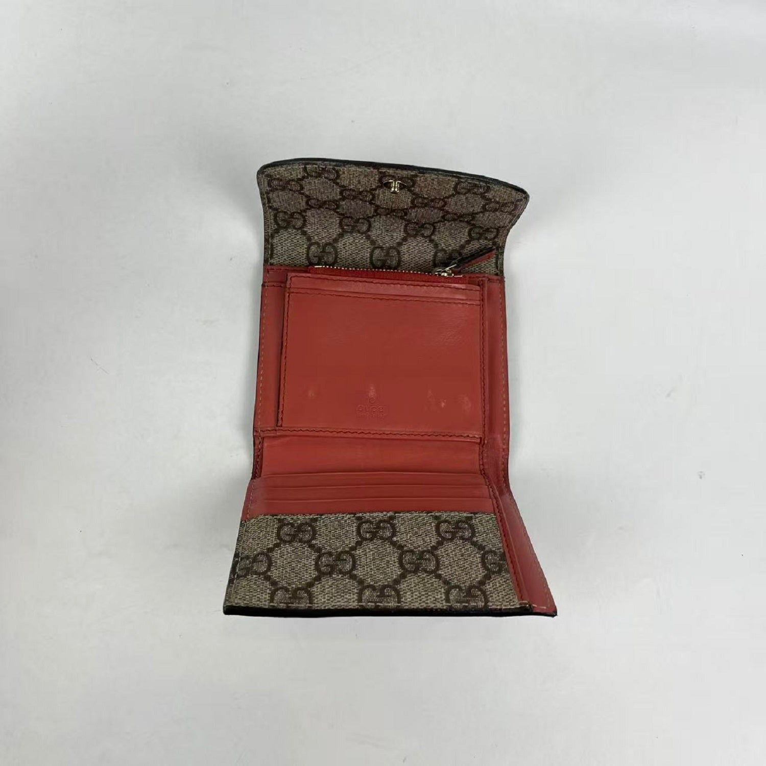 Gucci Portafoglio Compatto GG Supreme Beige in Tela Rivestita e Pelle con Dettagli Dorati