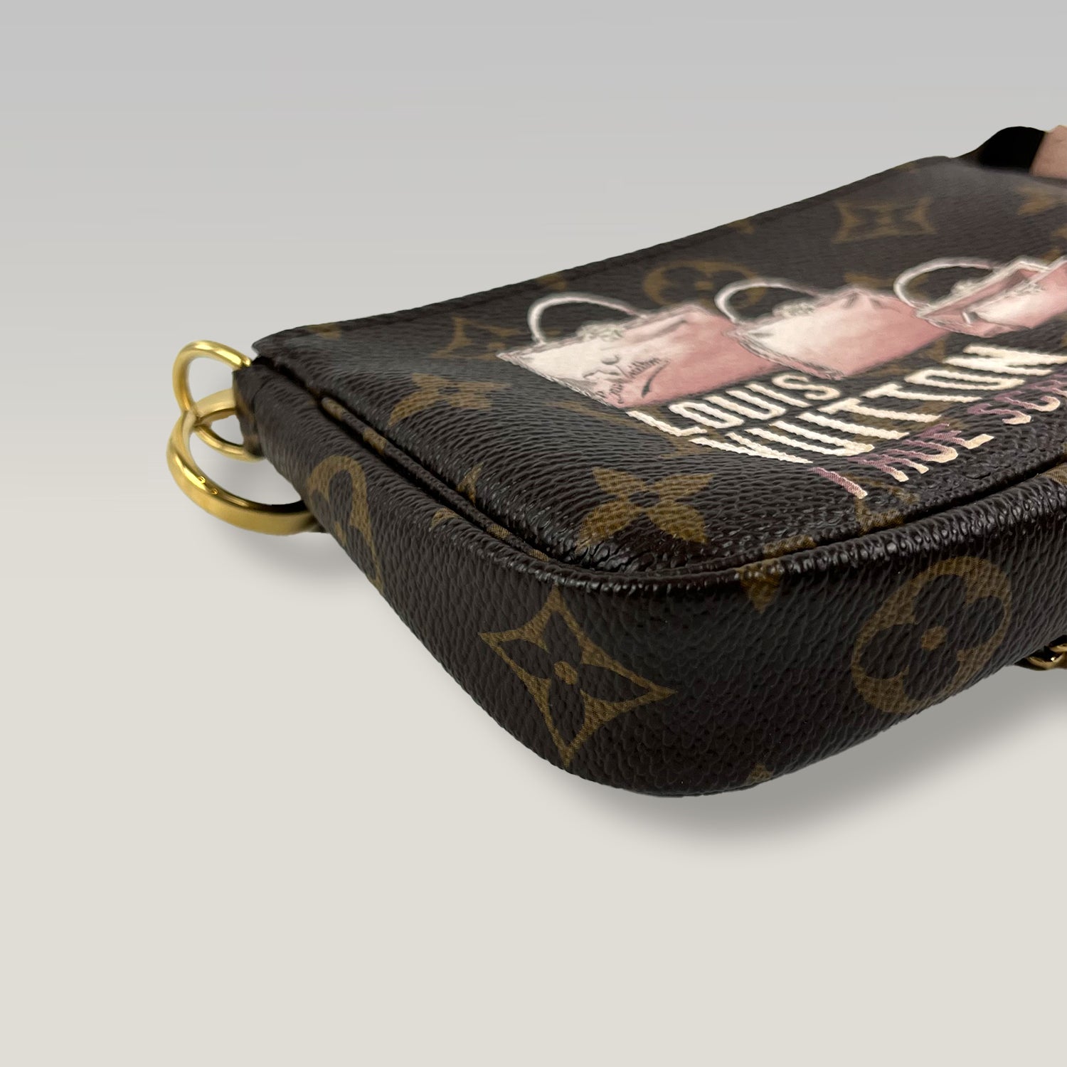 Louis Vuitton Monogram I Rue Scribe Paris Pochette Accessoires Canvas Marrone – Mini Borsa Donna 15 cm