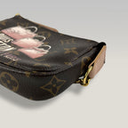 Louis Vuitton Monogram I Rue Scribe Paris Pochette Accessoires Canvas Marrone – Mini Borsa Donna 15 cm