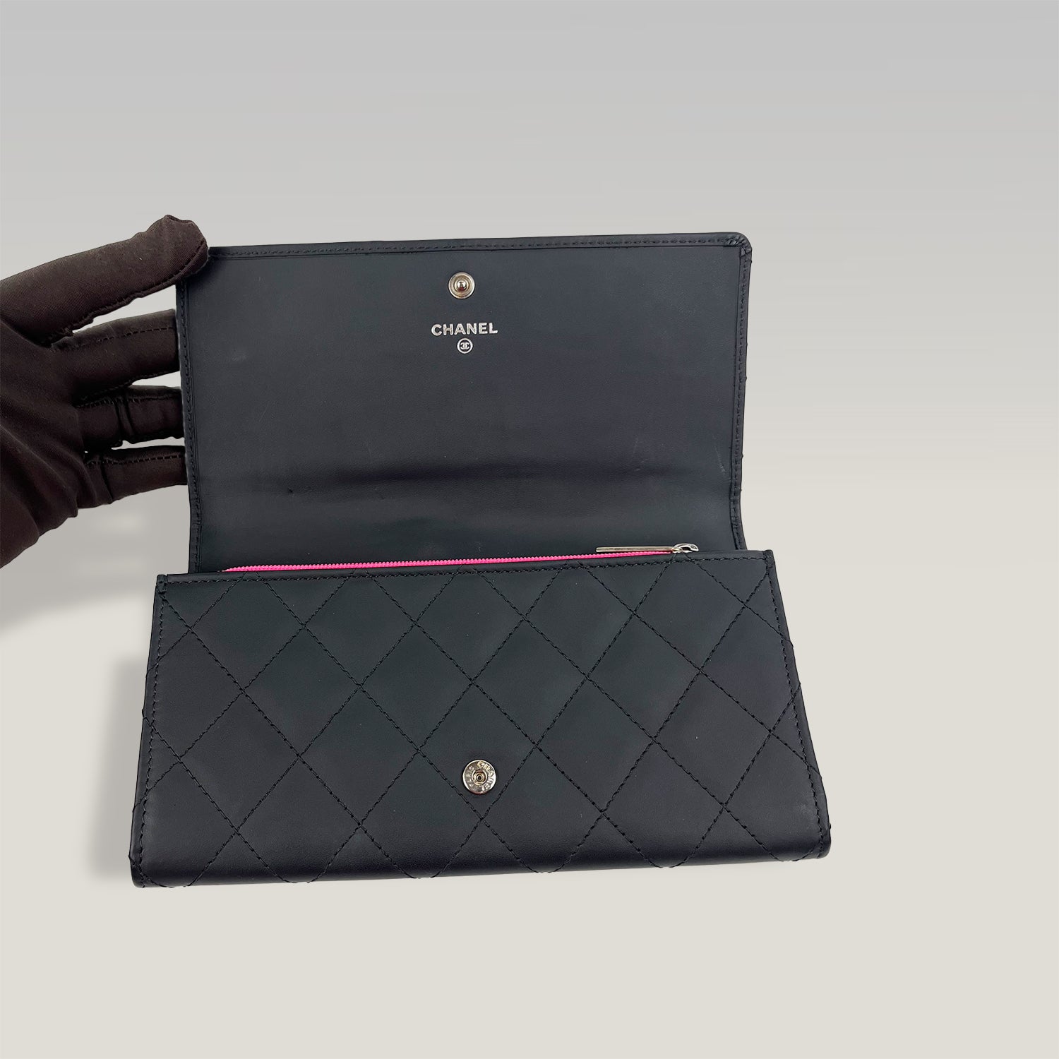 Chanel portafoglio lungo Cambon in pelle nera