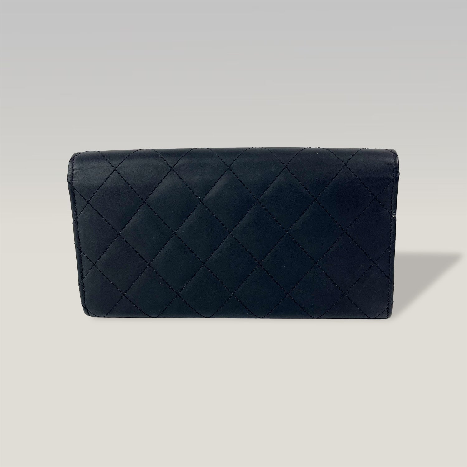 Chanel portafoglio lungo Cambon in pelle nera