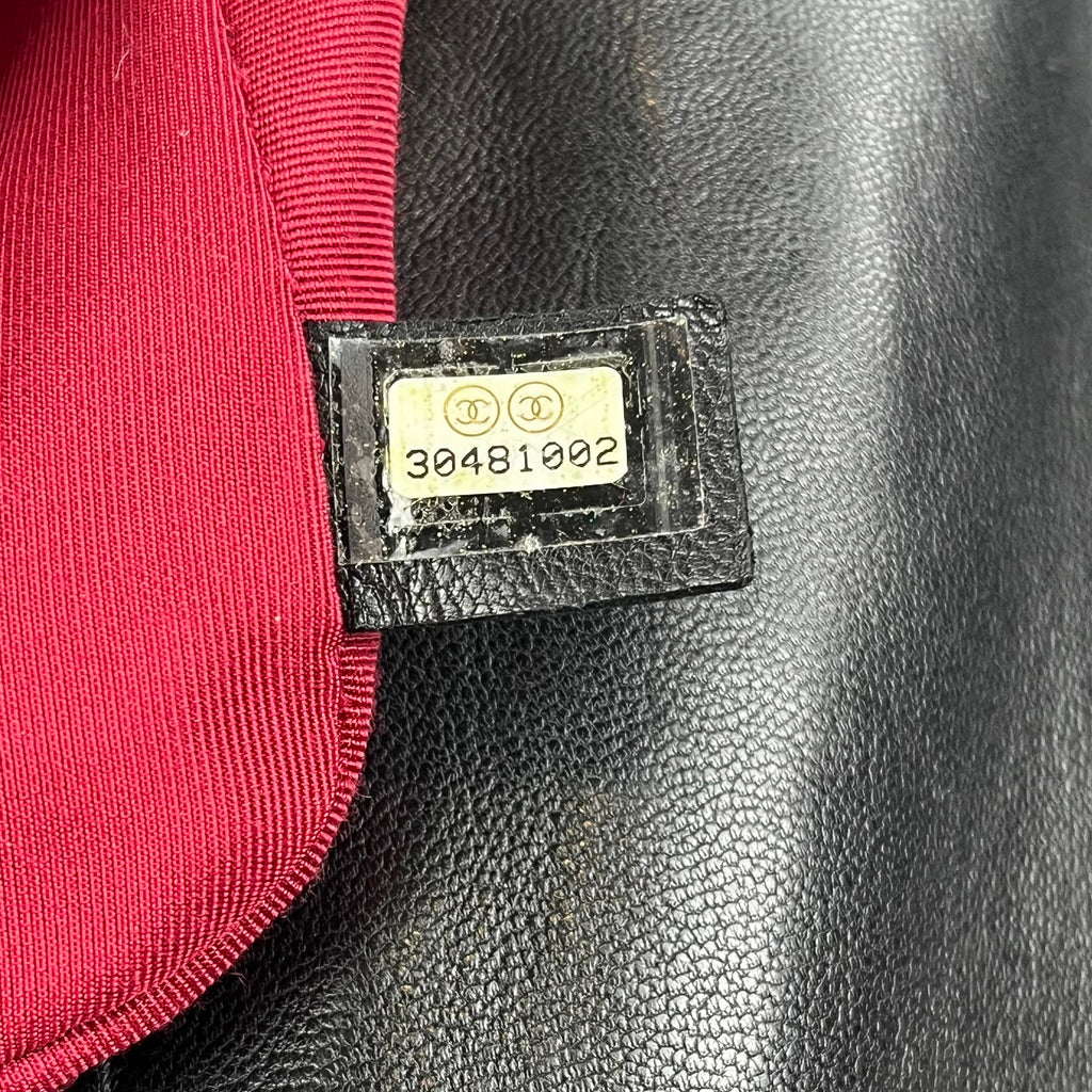 CHANEL 19 Bag Piccola Nera in Agnello Matelassé con Catena Mista e Carta