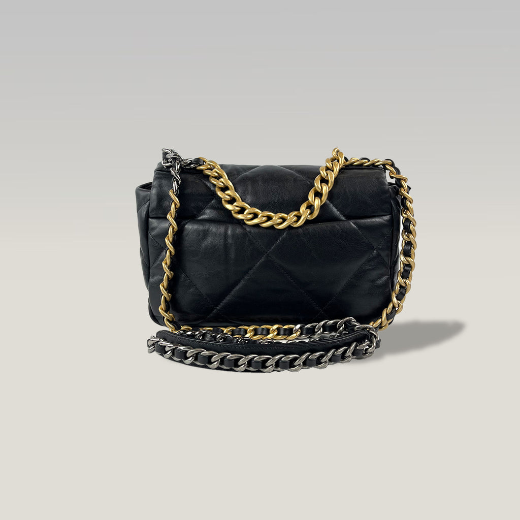 CHANEL 19 Bag Piccola Nera in Agnello Matelassé con Catena Mista e Carta