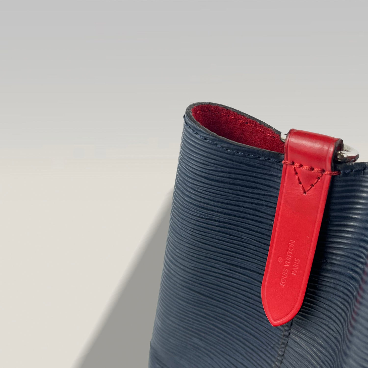 Louis Vuitton Noé in Pelle Epi – Borsa Secchiello Blu Vintage