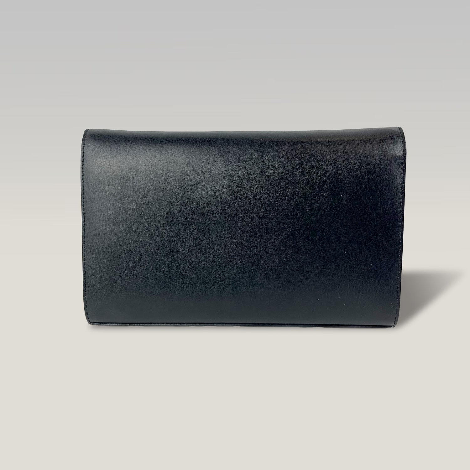 Fendi Kan I Logo Borsa a Tracolla in Pelle Nera con Catena Dorata | Shoulder Bag Donna