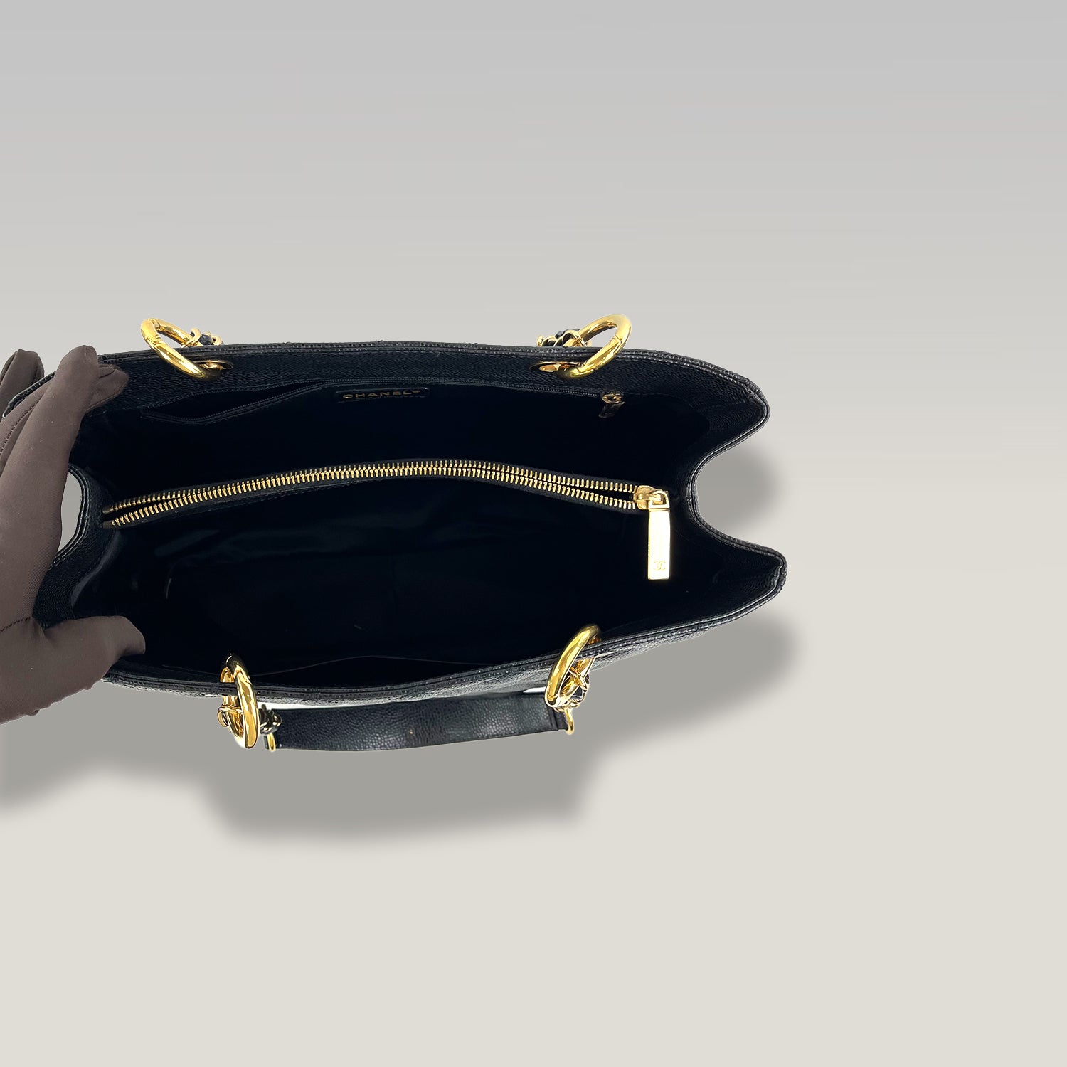 CHANEL GST Shopping Bag Media Nera Caviar Matelassé con Catena Oro